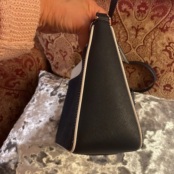 Kate Spade Crossbody - Picture 4 of 9